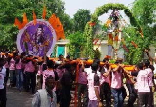 Shiva Bhakta did Jalavishakela to Tapeshwari | शिवभक्तांनी केला तपेश्‍वरीला जलाभिषेक
