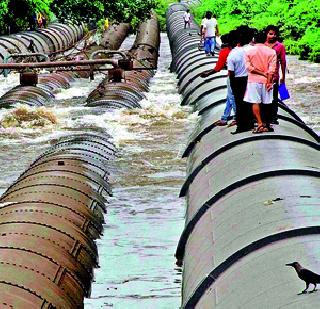 25 percent watercourse due to pipelines | पाइपलाइन फुटल्याने 25 टक्के पाणीकपात 25 percent watercourse due to pipelines | पाइपलाइन फुटल्याने 25 टक्के पाणीकपात
