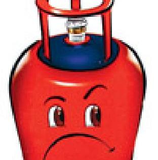 Lack of cylinders | सिलिंडरचा तुटवडा Lack of cylinders | सिलिंडरचा तुटवडा