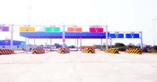 Biloli Border checkpost has been inaugurated | बिलोली बॉर्डर चेकपोस्टचे उद्घाटन रखडले Biloli Border checkpost has been inaugurated | बिलोली बॉर्डर चेकपोस्टचे उद्घाटन रखडले