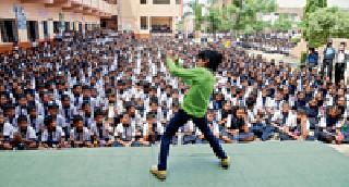 'Tanay' Dance Dance Schools | ‘तनय’च्या नृत्याची शाळांमध्ये धम्माल 'Tanay' Dance Dance Schools | ‘तनय’च्या नृत्याची शाळांमध्ये धम्माल