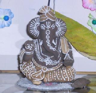 Eco-friendly demand for Ganapati | पर्यावरणपूरक गणपतींना वाढतेय मागणी Eco-friendly demand for Ganapati | पर्यावरणपूरक गणपतींना वाढतेय मागणी