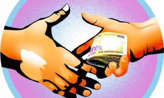 Gramsevak Gajaad, while accepting four thousand bribe | चार हजाराची लाच घेताना ग्रामसेवक गजाआड Gramsevak Gajaad, while accepting four thousand bribe | चार हजाराची लाच घेताना ग्रामसेवक गजाआड