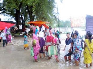 Absolute strong rain in the district | जिल्ह्यात सर्वदूर दमदार पावसाची हजेरी