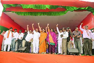 The first phase of the struggle yatra concluded | संघर्ष यात्रेच्या पहिल्या टप्प्याचा समारोप The first phase of the struggle yatra concluded | संघर्ष यात्रेच्या पहिल्या टप्प्याचा समारोप