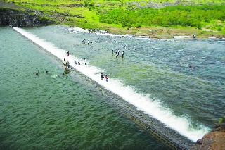 Overflow dam overflow | आढळा धरण ओव्हरफ्लो