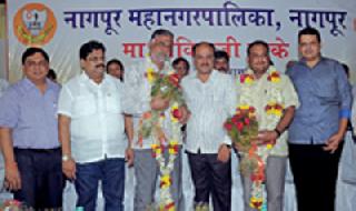 Reduce the hassle of civil administration | नागरिकांना प्रशासनाचा त्रास कमी व्हावा Reduce the hassle of civil administration | नागरिकांना प्रशासनाचा त्रास कमी व्हावा