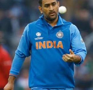 I am responsible for the loss: Dhoni's confession | पराभवास मी जबाबदार : धोनीची कबुली I am responsible for the loss: Dhoni's confession | पराभवास मी जबाबदार : धोनीची कबुली