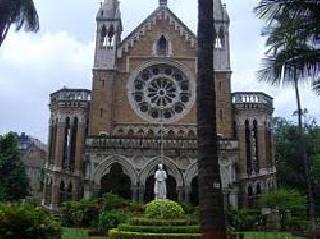 University of Mumbai University for the development of students | विद्यार्थ्यांच्या विकासासाठी मुंबई विद्यापीठाची विद्यावाहिनी तलासरीत