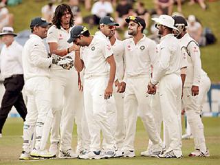 One-day lion, a pile in test | वन-डेत शेर, कसोटीत ढेर One-day lion, a pile in test | वन-डेत शेर, कसोटीत ढेर