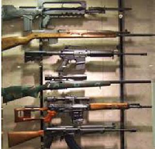 Six Kashmiris arrested in Thane with 25 firearms | ठाण्यात २५ बंदुकांसह सहा काश्मिरींना अटक Six Kashmiris arrested in Thane with 25 firearms | ठाण्यात २५ बंदुकांसह सहा काश्मिरींना अटक