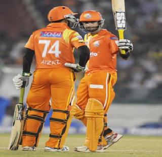In the last match, the Southern Express defeats | शेवटच्या सामन्यातही सदर्न एक्स्प्रेस पराभूत In the last match, the Southern Express defeats | शेवटच्या सामन्यातही सदर्न एक्स्प्रेस पराभूत