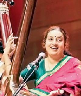 Ashwini Bhide's classical singing style | अश्विनी भिडे यांच्या शास्त्रीय गायनाची रंगत Ashwini Bhide's classical singing style | अश्विनी भिडे यांच्या शास्त्रीय गायनाची रंगत