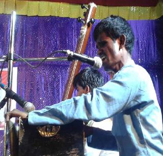 Nandurekar's blind carcass bag's Ram Bhajans | नांदुरेकरांना अंध कासीम बेगच्या रामभजनांचा लळा