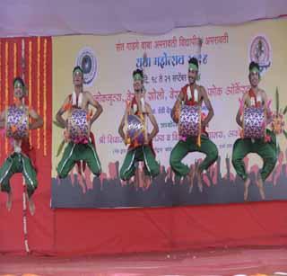 The excitement of the spirits and the glory of the folklores | उत्साहाला उधाण अन लोकनृत्यांची बहर The excitement of the spirits and the glory of the folklores | उत्साहाला उधाण अन लोकनृत्यांची बहर