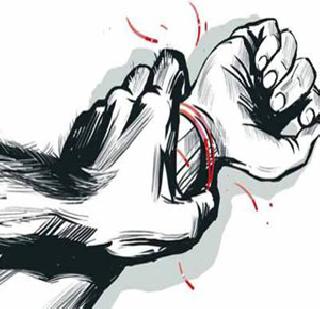 Toxicity before the Chief Justice of the rape victim's woman | बलात्कार पीडित महिलेचे मुख्य न्यायाधीशासमोर विषप्राशन Toxicity before the Chief Justice of the rape victim's woman | बलात्कार पीडित महिलेचे मुख्य न्यायाधीशासमोर विषप्राशन