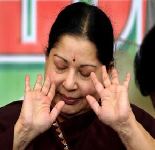 Jayalalitha imprisoned | जयललितांना तुरुंगवास