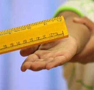 Stalking the student in the teaching class | शिकवणी वर्गामध्ये विद्यार्थ्याला मारहाण Stalking the student in the teaching class | शिकवणी वर्गामध्ये विद्यार्थ्याला मारहाण
