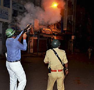 There was a riot in Baroda between the fourth and fourth straight day | बडोद्यात सलग चौथ्यादिवशीही दंगल सुरुच