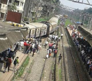 Dombivali down the local rails, I was disrupted | डोंबिवलीजवळ लोकल रुळावरून घसरली, म.रे विस्कळीत