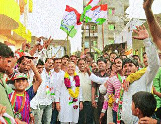 There is great enthusiasm in the footsteps of Rajendra Darda | राजेंद्र दर्डा यांच्या पदयात्रेत प्रचंड उत्साह