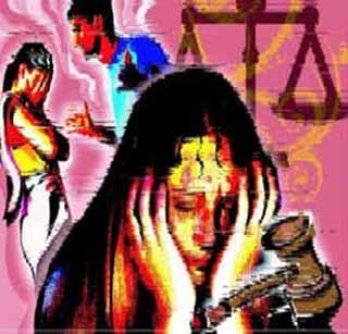 An FIR has been lodged against three accused in the marriage case | विवाहितेच्या आत्महत्याप्रकरणी तीन आरोपींविरूद्ध गुन्हा दाखल