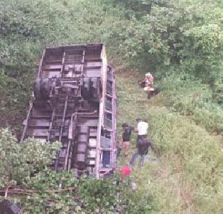 ST accident near Lonavla | लोणावळ्याजवळ एसटीला अपघात ST accident near Lonavla | लोणावळ्याजवळ एसटीला अपघात