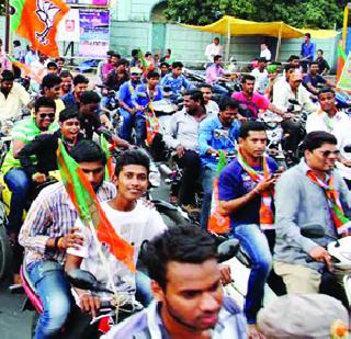 Strict sanctions on promotion vehicles | प्रचार वाहनांवर कडक र्निबध Strict sanctions on promotion vehicles | प्रचार वाहनांवर कडक र्निबध