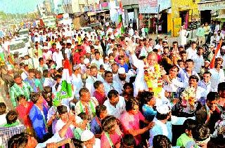 Welcome to the procession of Rajendra Darda | राजेंद्र दर्डा यांच्या पदयात्रेचे जंगी स्वागत