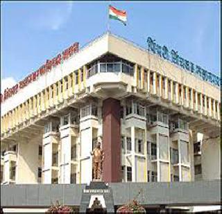 Another petition against the municipal corporation | महापालिकेविरोधात आणखी एक याचिका