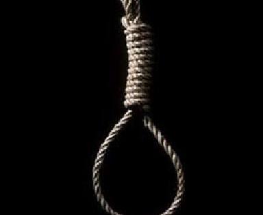 Farmer suicides with tainted nuptials | नापिकीला कंटाळून शेतकऱ्याची आत्महत्या Farmer suicides with tainted nuptials | नापिकीला कंटाळून शेतकऱ्याची आत्महत्या