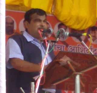 Congress, the leaders of the Congress leaders like Natsma Samrat | काँग्रेस, राकाँ नेत्यांचे वागणे नटसम्राटासारखे Congress, the leaders of the Congress leaders like Natsma Samrat | काँग्रेस, राकाँ नेत्यांचे वागणे नटसम्राटासारखे