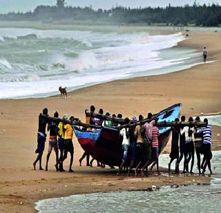 'Hudhud' storm; Million transfers | ‘हुडहुड’ वादळ; लाखोंचे स्थलांतर