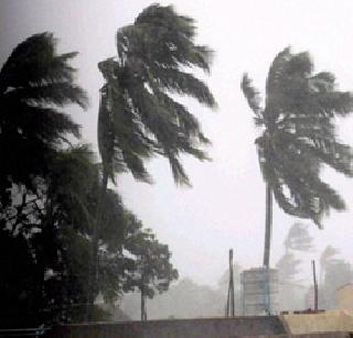 Hoodhud hurricane hurricane, Vishakapatnam, the death of both | हुडहुड चक्रीवादळ धडकले, विशाखापट्टणममध्ये दोघांचा मृत्यू