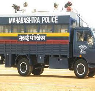 1,000 coking pan found in front of Police's home | पोलिसाच्या घरासमोर आढळले 1,000 कूकिंग पॅन 1,000 coking pan found in front of Police's home | पोलिसाच्या घरासमोर आढळले 1,000 कूकिंग पॅन