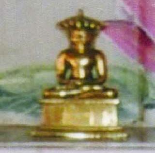 Theft of ancient idols in the temple of Jain temple | जैन मंदिरातील प्राचीन मूर्तीची चोरी Theft of ancient idols in the temple of Jain temple | जैन मंदिरातील प्राचीन मूर्तीची चोरी