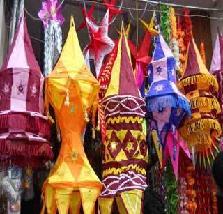Chinese supremacy in Diwali light | दिवाळीच्या प्रकाशावर चायनाचे वर्चस्व Chinese supremacy in Diwali light | दिवाळीच्या प्रकाशावर चायनाचे वर्चस्व
