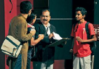 Realistic Experience 'Chalti Ka Naam Gaadi' | वास्तववादी अनुभूतीचे ‘चलती का नाम गाडी’ Realistic Experience 'Chalti Ka Naam Gaadi' | वास्तववादी अनुभूतीचे ‘चलती का नाम गाडी’