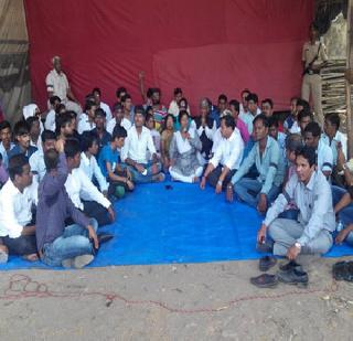 Movement at different places in protest against the Dalit massacre | दलित हत्याकांडाच्या निषेधार्थ विविध ठिकाणी आंदोलन Movement at different places in protest against the Dalit massacre | दलित हत्याकांडाच्या निषेधार्थ विविध ठिकाणी आंदोलन