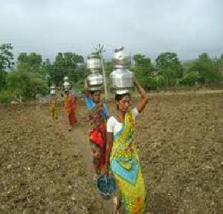 Woman's pollination for water | पाण्यासाठी महिलांची वणवण