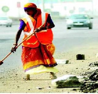 Additional workers cleaning malls, railway stations | मॉल्स, रेल्वे स्थानकांच्या सफाईसाठी जादा कामगार