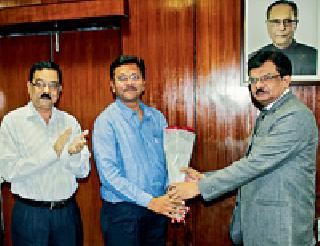Challenge to simplify the examination department's watch | परीक्षा विभागाची घडी सुरळीत करण्याचे आव्हान Challenge to simplify the examination department's watch | परीक्षा विभागाची घडी सुरळीत करण्याचे आव्हान