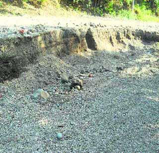 Quantification of illegal sand excavation | अवैध रेतीचे उत्खनन जोमात Quantification of illegal sand excavation | अवैध रेतीचे उत्खनन जोमात