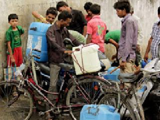 Water level dropped, anxiety grew | जलस्तर घसरला, चिंता वाढली Water level dropped, anxiety grew | जलस्तर घसरला, चिंता वाढली