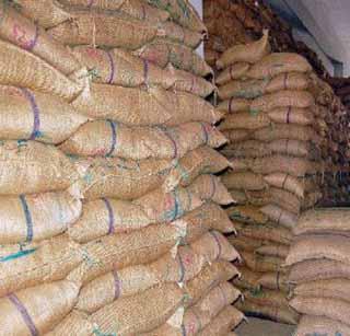 CCTV eye on grain godown now! | धान्याच्या गोदामांवर आता ‘सीसीटीव्ही’ची नजर! CCTV eye on grain godown now! | धान्याच्या गोदामांवर आता ‘सीसीटीव्ही’ची नजर!