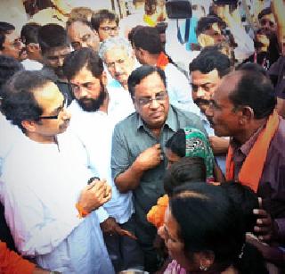 Promise that farmers will not commit suicide - Uddhav Thackeray | शेतक-यांनी आत्महत्या करणार नाही असे वचन द्यावे - उद्धव ठाकरे