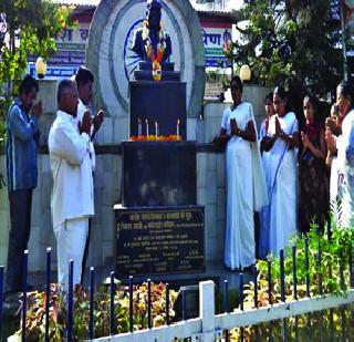 Greeting celebrants, 26/11 martyrs | अभिवादन घटनाकारांना, 26/11 च्या शहिदांना