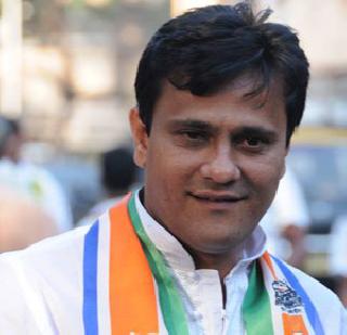 Do not teach the newly elected candidates - the MNS group leader | नव-याच्या जिवावर निवडून आलेल्यांनी शिकवू नये - मनसे गटनेत्याचे उद्गार Do not teach the newly elected candidates - the MNS group leader | नव-याच्या जिवावर निवडून आलेल्यांनी शिकवू नये - मनसे गटनेत्याचे उद्गार