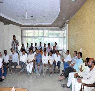 Determination to raise movement on farmers' questions | शेतक-यांच्या प्रश्नांवर चळवळ उभारण्याचा निर्धार Determination to raise movement on farmers' questions | शेतक-यांच्या प्रश्नांवर चळवळ उभारण्याचा निर्धार