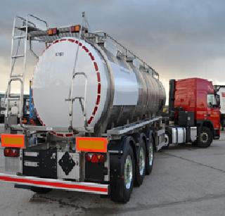 'Prizes' to tankers for disposal of chemicals | रसायनांच्या विल्हेवाटीसाठी टँकरचालकांना ‘बक्षिसी’ 'Prizes' to tankers for disposal of chemicals | रसायनांच्या विल्हेवाटीसाठी टँकरचालकांना ‘बक्षिसी’